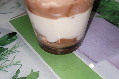 Cliquez pour zoomer ! Tiramisu aux fraises en verrines Thermomix par lya17