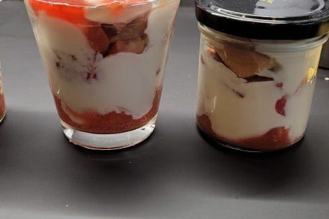 Cliquez pour zoomer ! Tiramisu aux fraises en verrines Thermomix par lya17