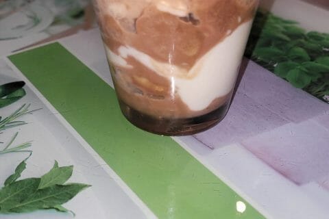 Cliquez pour zoomer ! Tiramisu aux fraises en verrines Thermomix par lya17