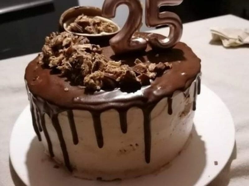 Cliquez pour zoomer ! Layer cake Kinder Bueno Thermomix par Julia ⭐️