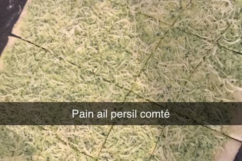 Cliquez pour zoomer ! Pain à l’ail, persil et mozzarella Thermomix par sarah_184