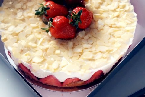 Cliquez pour zoomer ! Fraisier Thermomix par sarah_184