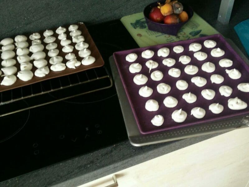 Cliquez pour zoomer ! Meringues Thermomix par lolorhcp