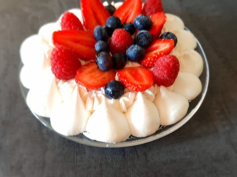 Cliquez pour zoomer ! Mini pavlova aux fraises Thermomix par celine49250
