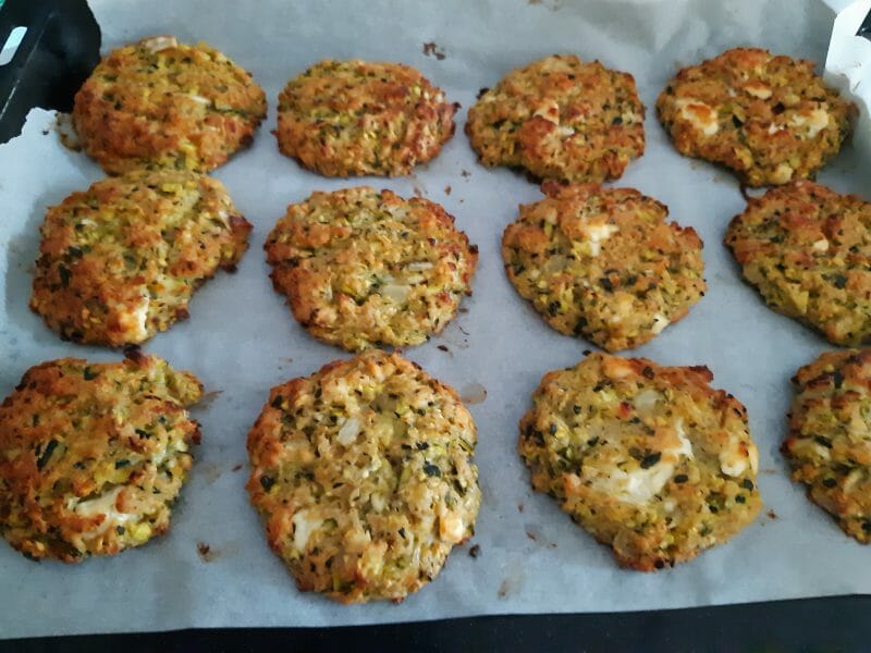Cliquez pour zoomer ! Galettes de courgettes grecques Thermomix par gallou33380