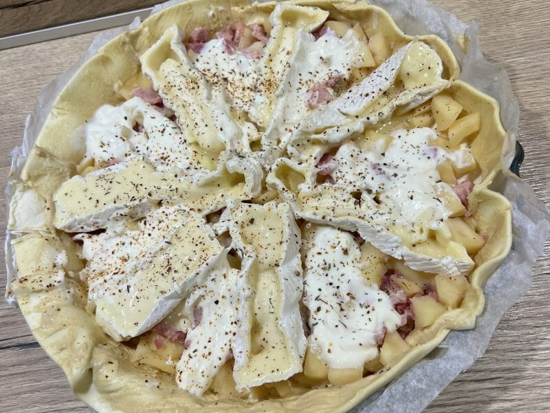 Cliquez pour zoomer ! Tarte au camembert, pommes et lardons Thermomix par cassandra_23