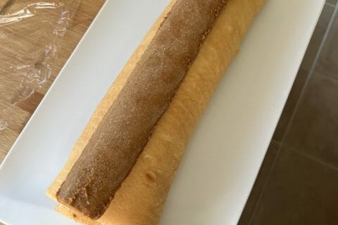 Cliquez pour zoomer ! Bûche pralinée aux éclats de noisettes caramélisés Thermomix par alix13