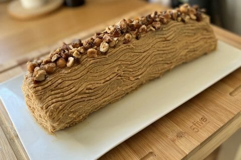 Cliquez pour zoomer ! Bûche pralinée aux éclats de noisettes caramélisés Thermomix par alix13