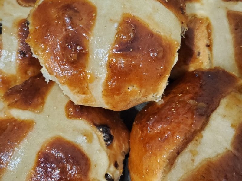 Cliquez pour zoomer ! Hot cross buns – petits pains anglais de Pâques Thermomix par maga9