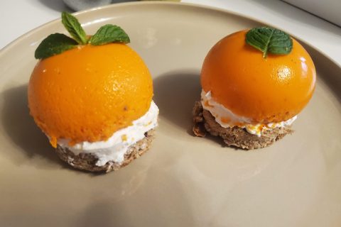 Cliquez pour zoomer ! Dômes à la mousse de poivrons et chèvre frais Thermomix par maga9