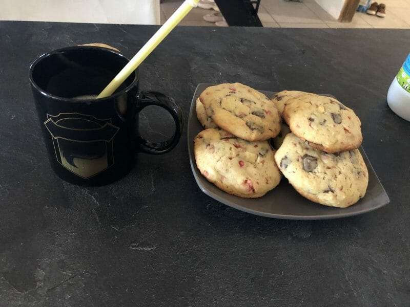 Cliquez pour zoomer ! Cookies aux éclats de pralines roses et pépites de chocolat Thermomix par elo