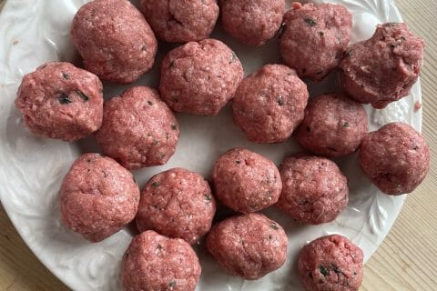Cliquez pour zoomer ! Boulettes de viande sauce aux poivrons rouges Thermomix par SCSC