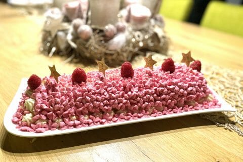 Cliquez pour zoomer ! Bûche de Noël framboises et chocolat blanc Thermomix par jennifer_67720