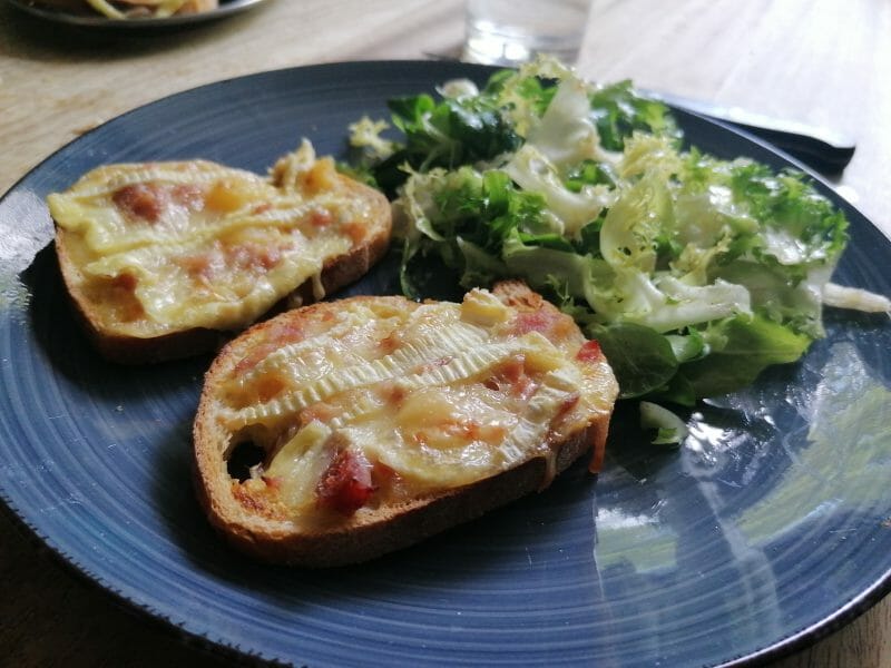 Cliquez pour zoomer ! Tarte au camembert, pommes et lardons Thermomix par sabrina60160