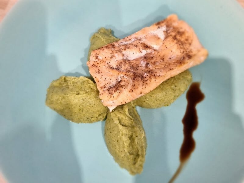 Cliquez pour zoomer ! Saumon sur purée de brocolis Thermomix par Marina