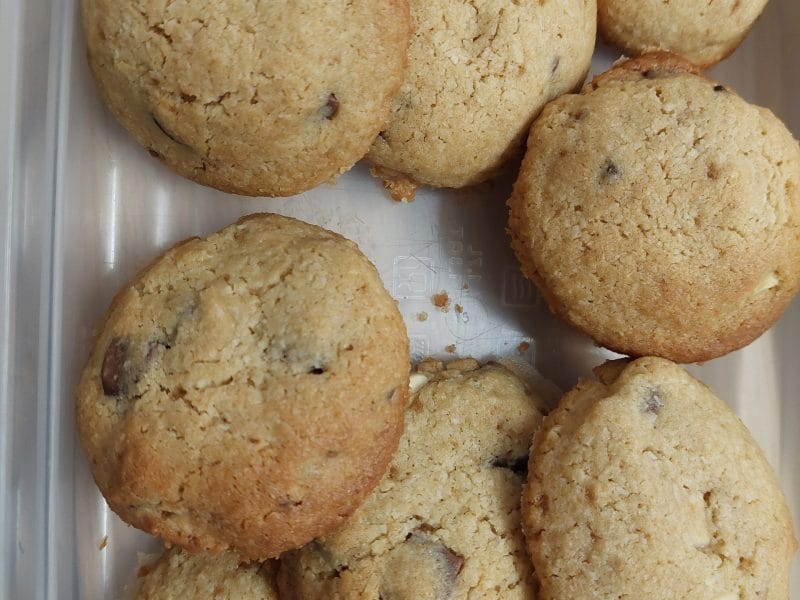 Cliquez pour zoomer ! Cookies à la noix de coco et pépites de chocolat Thermomix par Emydriase
