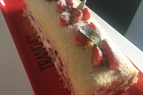 Cliquez pour zoomer ! Fraisier roulé Thermomix par Milie74