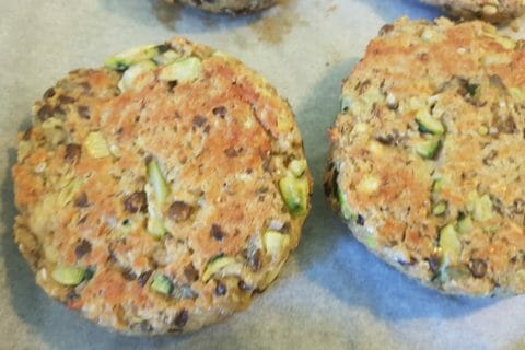 Cliquez pour zoomer ! Steaks lentilles, pois chiches, courgettes Thermomix par bebe17