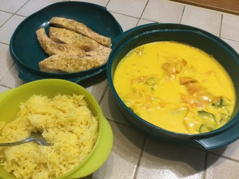 Cliquez pour zoomer ! Saumon sauce curry et tagliatelles de légumes Thermomix par chocolatitine