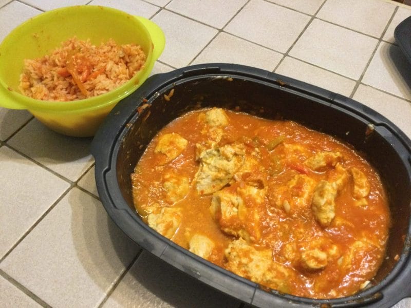 Cliquez pour zoomer ! Poulet sauce poivron-tomate, riz et ses légumes Thermomix par chocolatitine