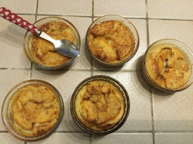 Cliquez pour zoomer ! Clafoutis aux pêches Thermomix par chocolatitine