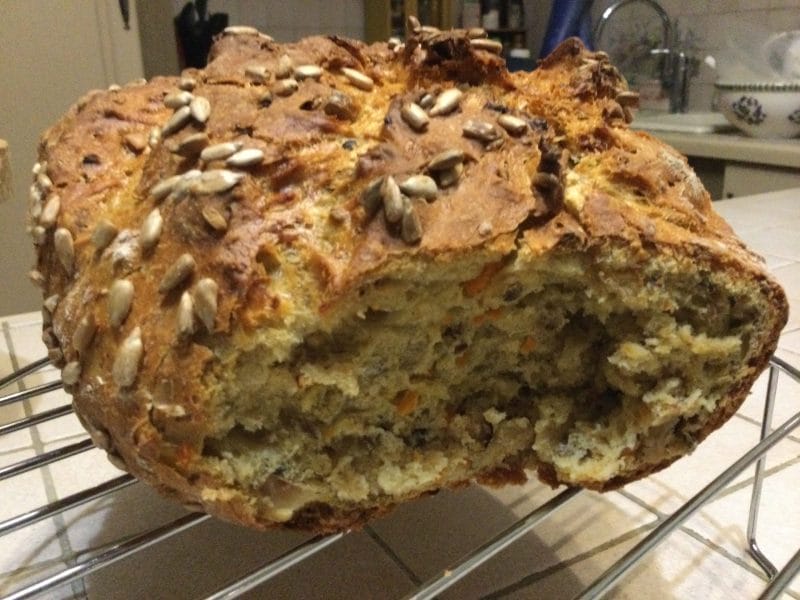 Cliquez pour zoomer ! Pain cocotte aux carottes et aux noisettes Thermomix par chocolatitine