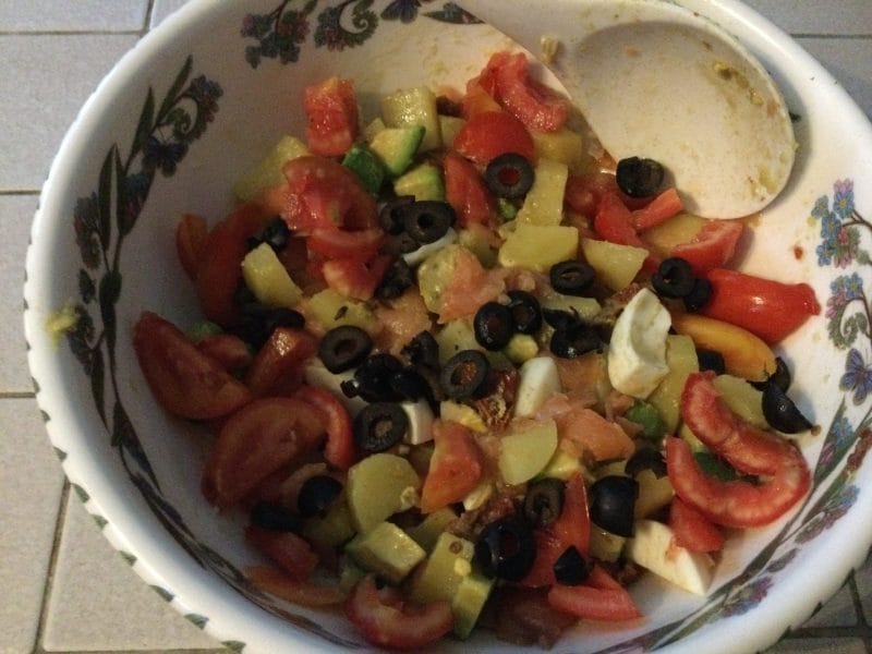 Cliquez pour zoomer ! Salade pommes de terre, saumon et avocat Thermomix par chocolatitine