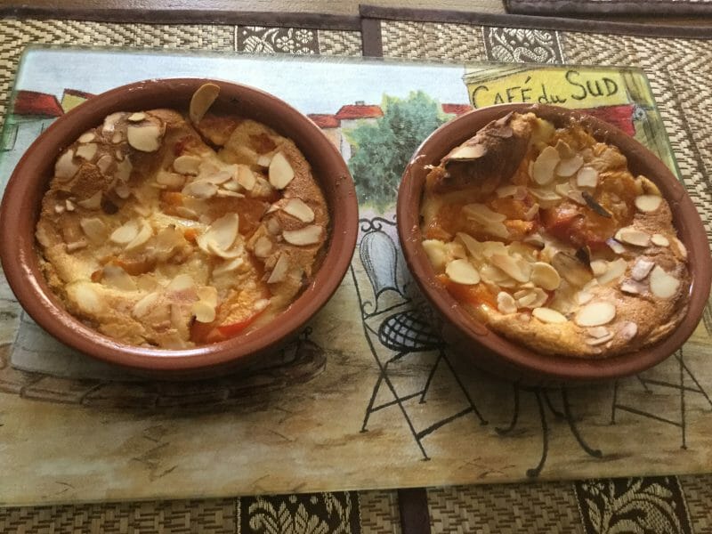 Cliquez pour zoomer ! Clafoutis aux abricots Thermomix par chocolatitine