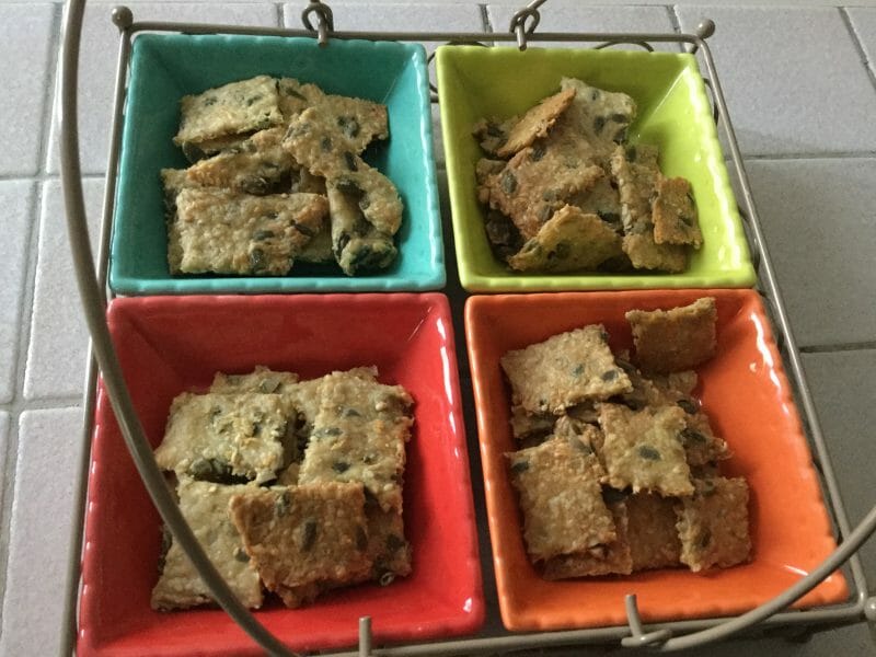 Cliquez pour zoomer ! Crackers salés à l’emmental et aux graines Thermomix par chocolatitine