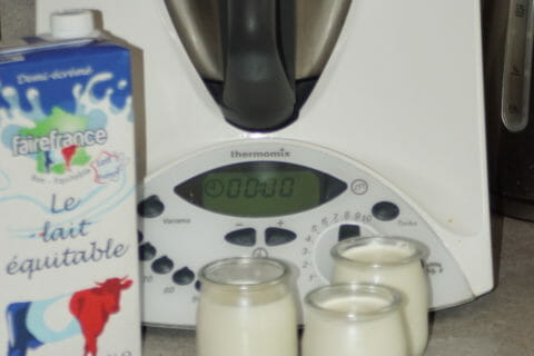 Cliquez pour zoomer ! Yaourt au Varoma Thermomix par ticlem
