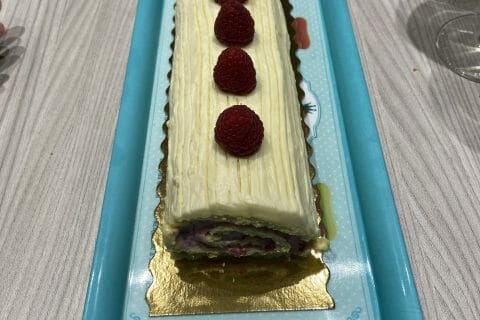 Cliquez pour zoomer ! Bûche de Noël framboises et chocolat blanc Thermomix par nathalie_2809