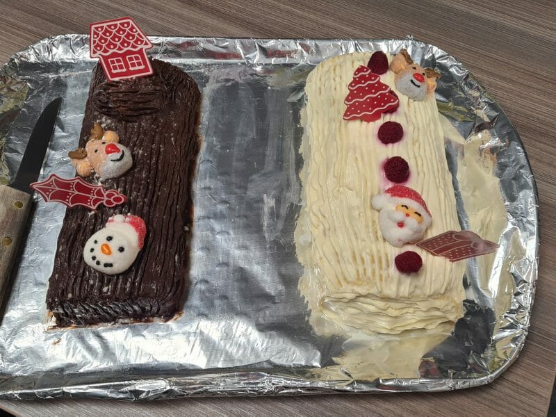 Cliquez pour zoomer ! Bûche de Noël framboises et chocolat blanc Thermomix par bdenice