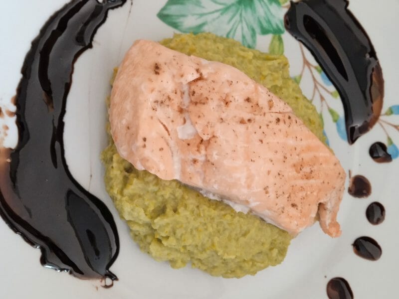 Cliquez pour zoomer ! Saumon sur purée de brocolis Thermomix par wonderceline