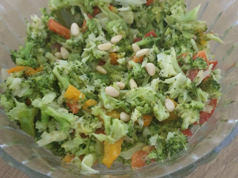 Cliquez pour zoomer ! Salade de brocolis Thermomix par sofiiiiine