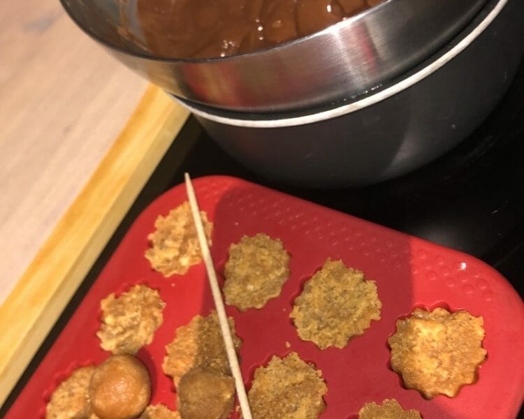 Cliquez pour zoomer ! Caramels aux cacahuètes enrobés de chocolat Thermomix par alixia_x