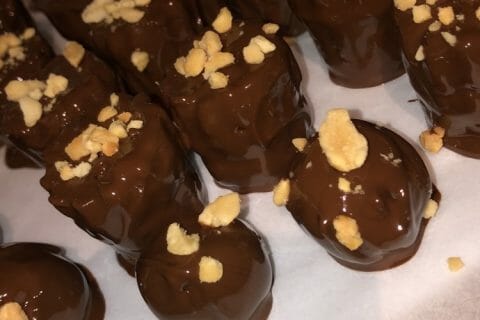Cliquez pour zoomer ! Caramels aux cacahuètes enrobés de chocolat Thermomix par alixia_x