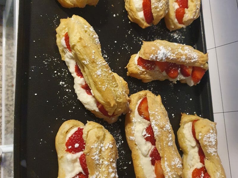 Cliquez pour zoomer ! Éclairs fraises chantilly Thermomix par rihab_1