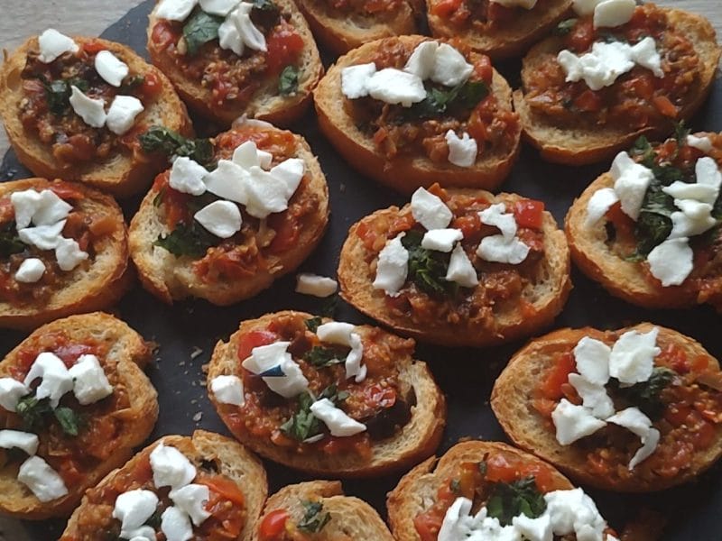 Cliquez pour zoomer ! Crostini tomates, olives et mozzarella Thermomix par moniemy