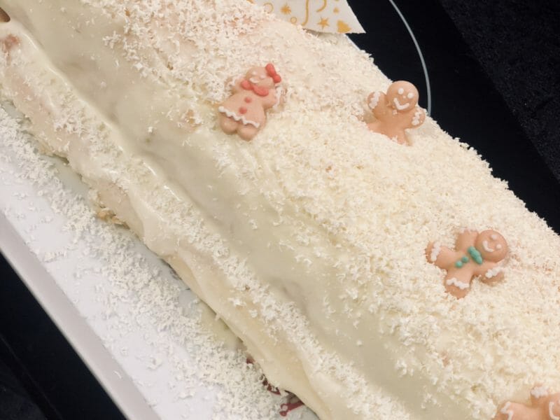 Cliquez pour zoomer ! Bûche de Noël framboises et chocolat blanc Thermomix par manouchee