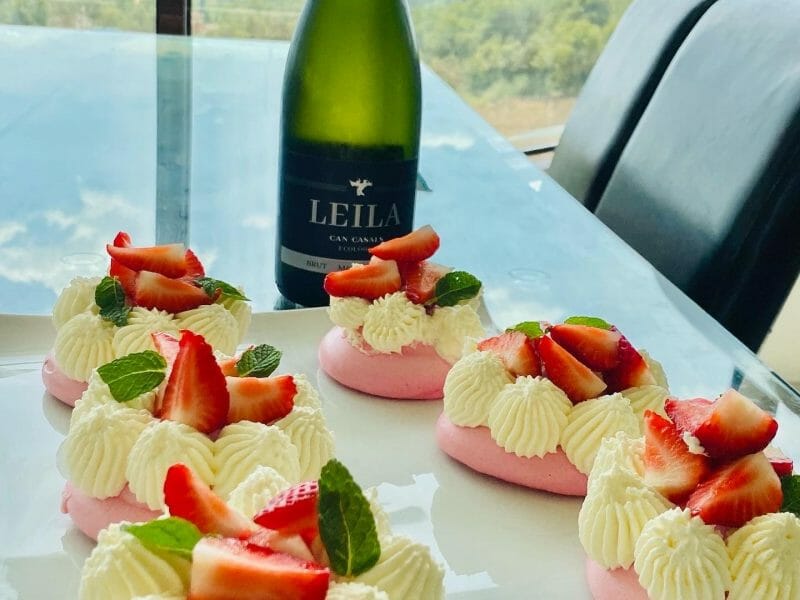 Cliquez pour zoomer ! Mini pavlova aux fraises Thermomix par Leila1966
