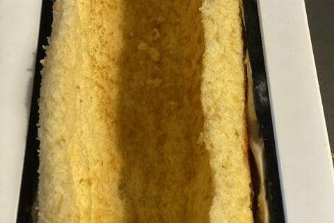 Cliquez pour zoomer ! Bûche pralinée aux éclats de noisettes caramélisés Thermomix par Leila1966