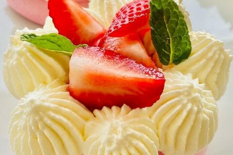 Cliquez pour zoomer ! Mini pavlova aux fraises Thermomix par Leila1966