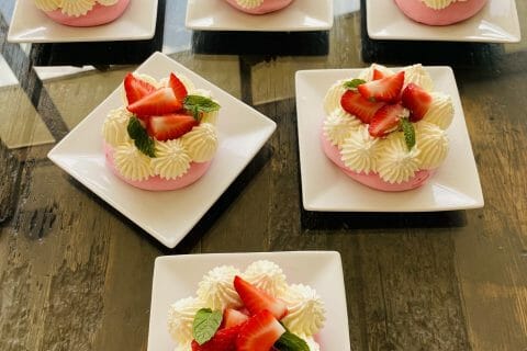 Cliquez pour zoomer ! Mini pavlova aux fraises Thermomix par Leila1966