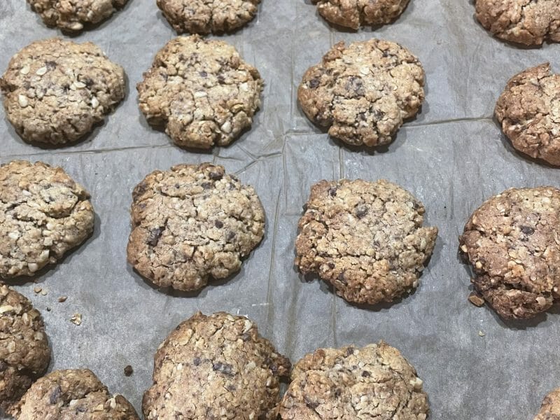 Cliquez pour zoomer ! Biscuits aux flocons d’avoine, cacahuètes et chocolat Thermomix par coucouno81