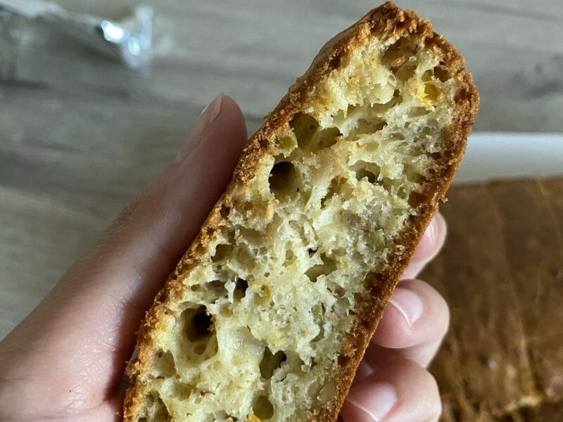 Cliquez pour zoomer ! Cake chèvre, noisettes et lardons Thermomix par farah0684