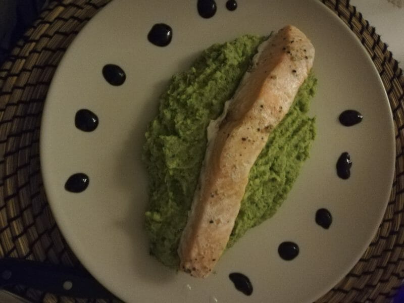 Cliquez pour zoomer ! Saumon sur purée de brocolis Thermomix par morganed_31