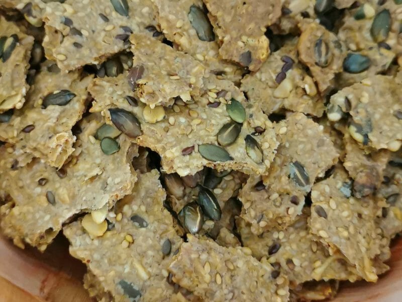 Cliquez pour zoomer ! Crackers salés à l’emmental et aux graines Thermomix par Alex