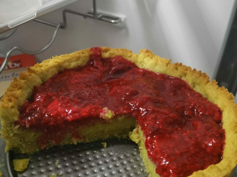 Cliquez pour zoomer ! Tartelettes framboises sur crème d’amande et pistache Thermomix par nadjongnar