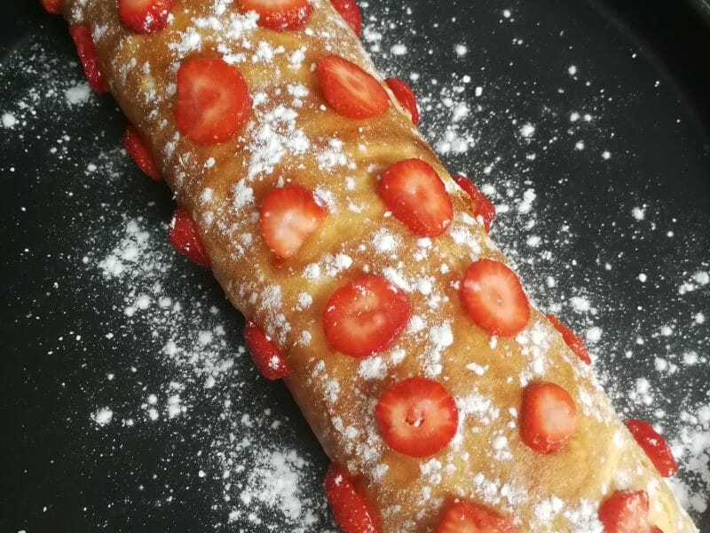 Cliquez pour zoomer ! Fraisier roulé Thermomix par jpamel