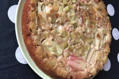 Cliquez pour zoomer ! Gâteau renversé à la rhubarbe et caramel au beurre salé Thermomix par manelb12